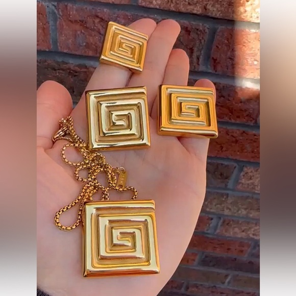 Santorini 18K Gold Stainless Steel Loop Set - Picture 4 of 11